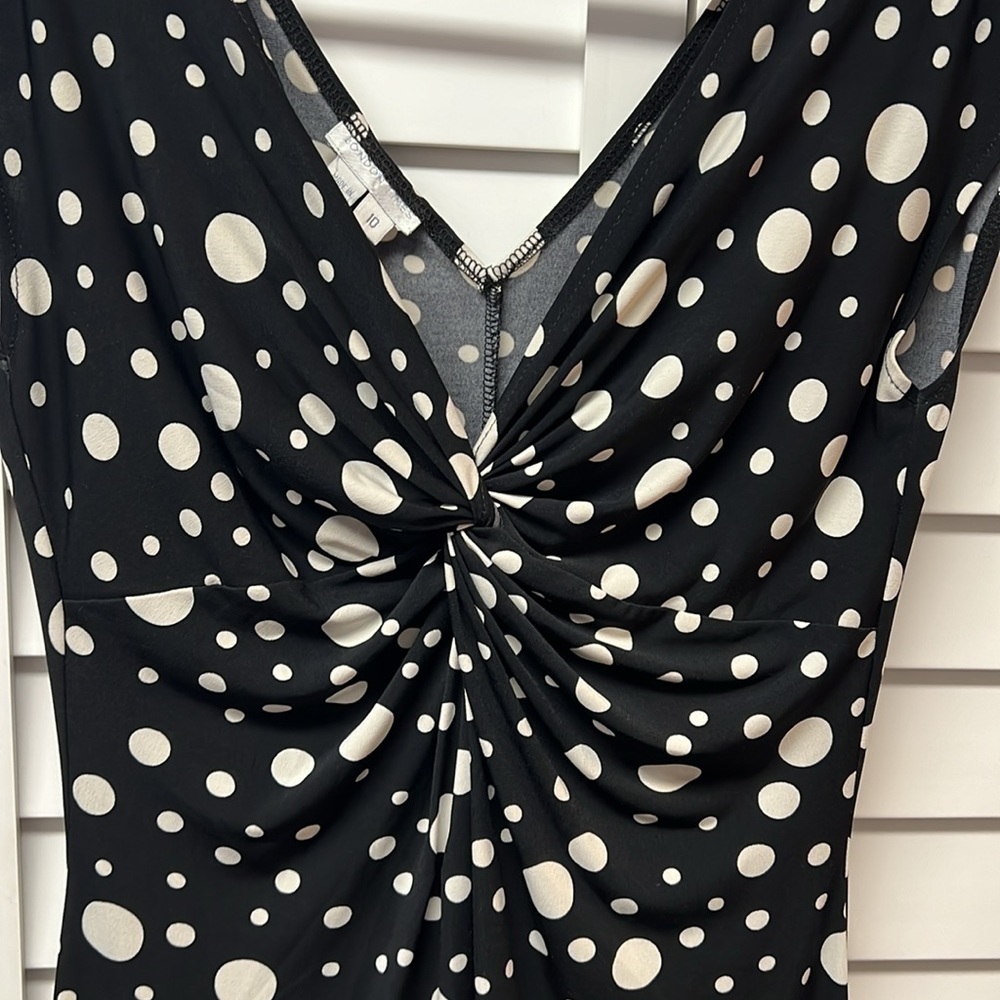 London Times Black and White Polka Dot V‑Neck Dress - Picture 3 of 3